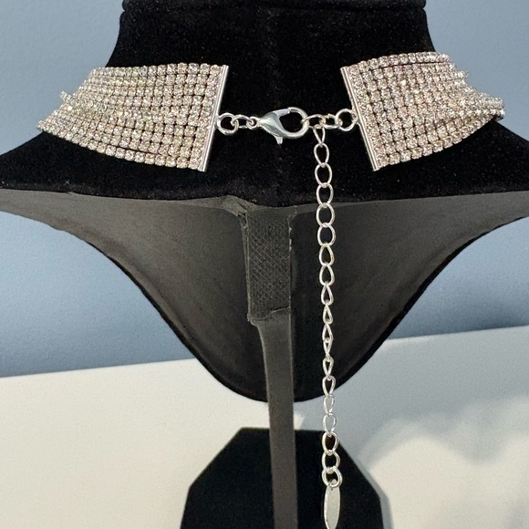 Elegant Silver Multi-Strand Necklace - Picture 3 of 3